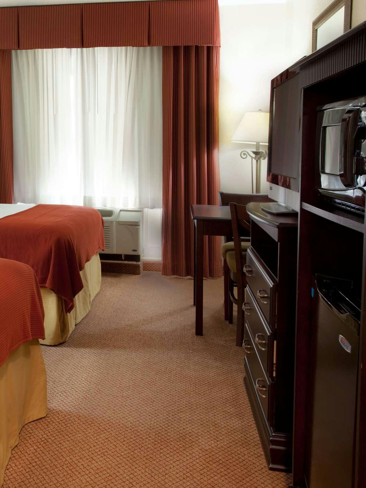 Hotel Holiday Inn Express Hotel & Suites Scott photo 2