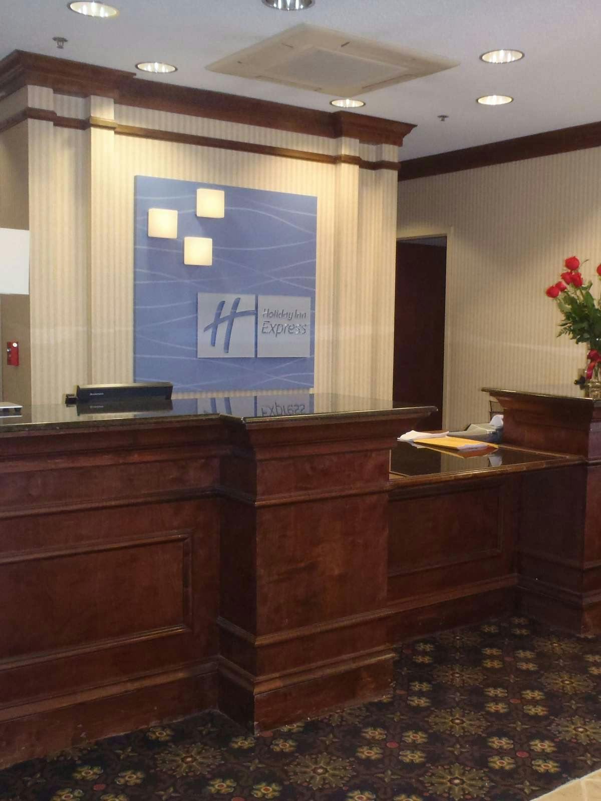 Hotel Holiday Inn Express Hotel & Suites Scott photo 4