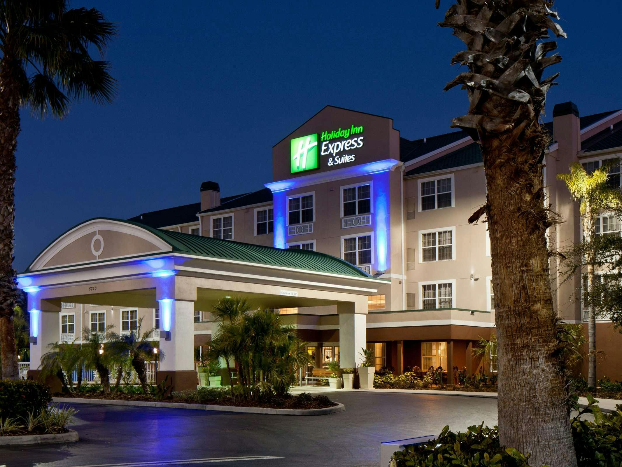 Holiday Inn Express Hotel & Suites Sarasota East