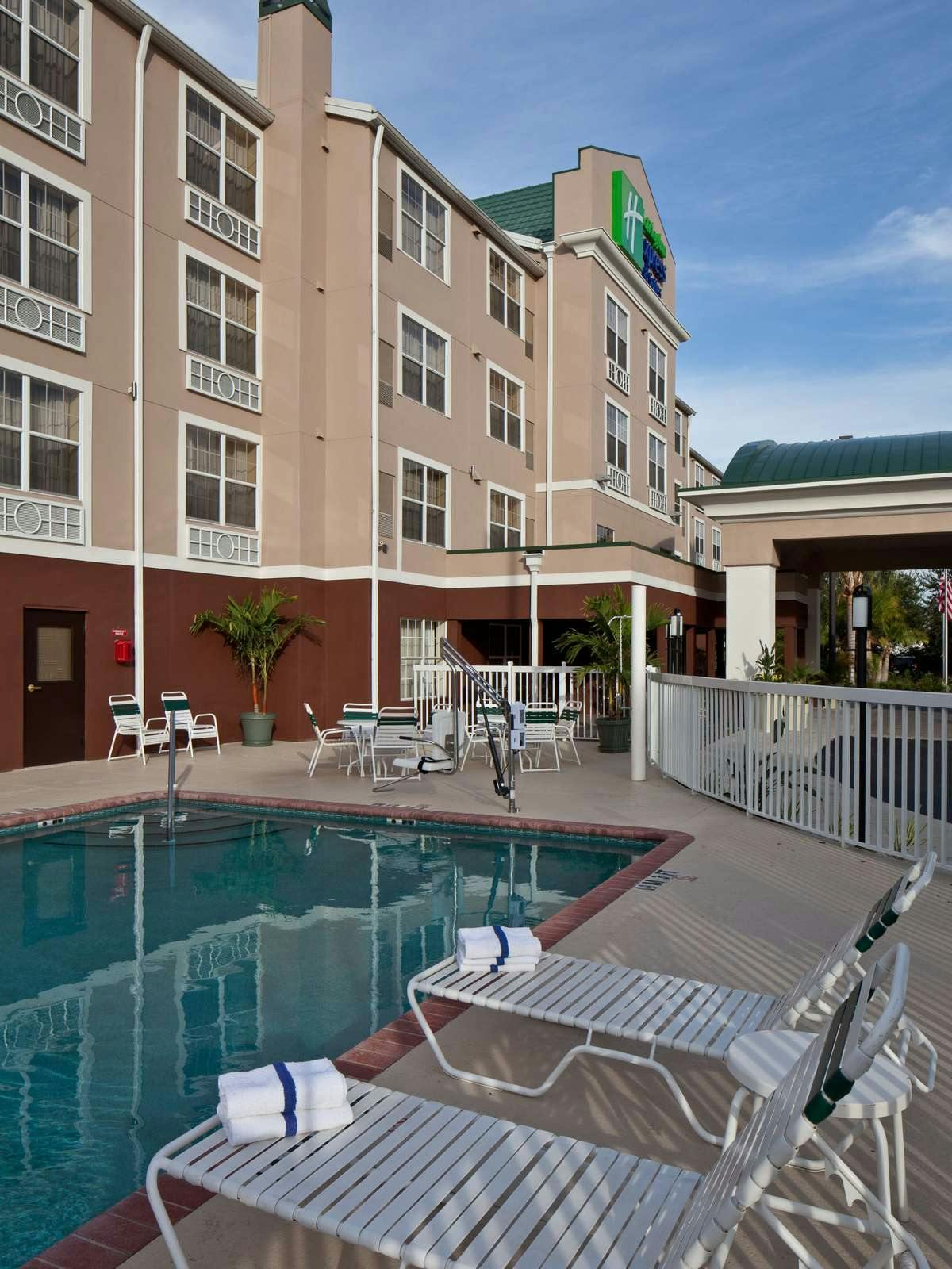 Hotel Holiday Inn Express Hotel & Suites Sarasota East photo 5