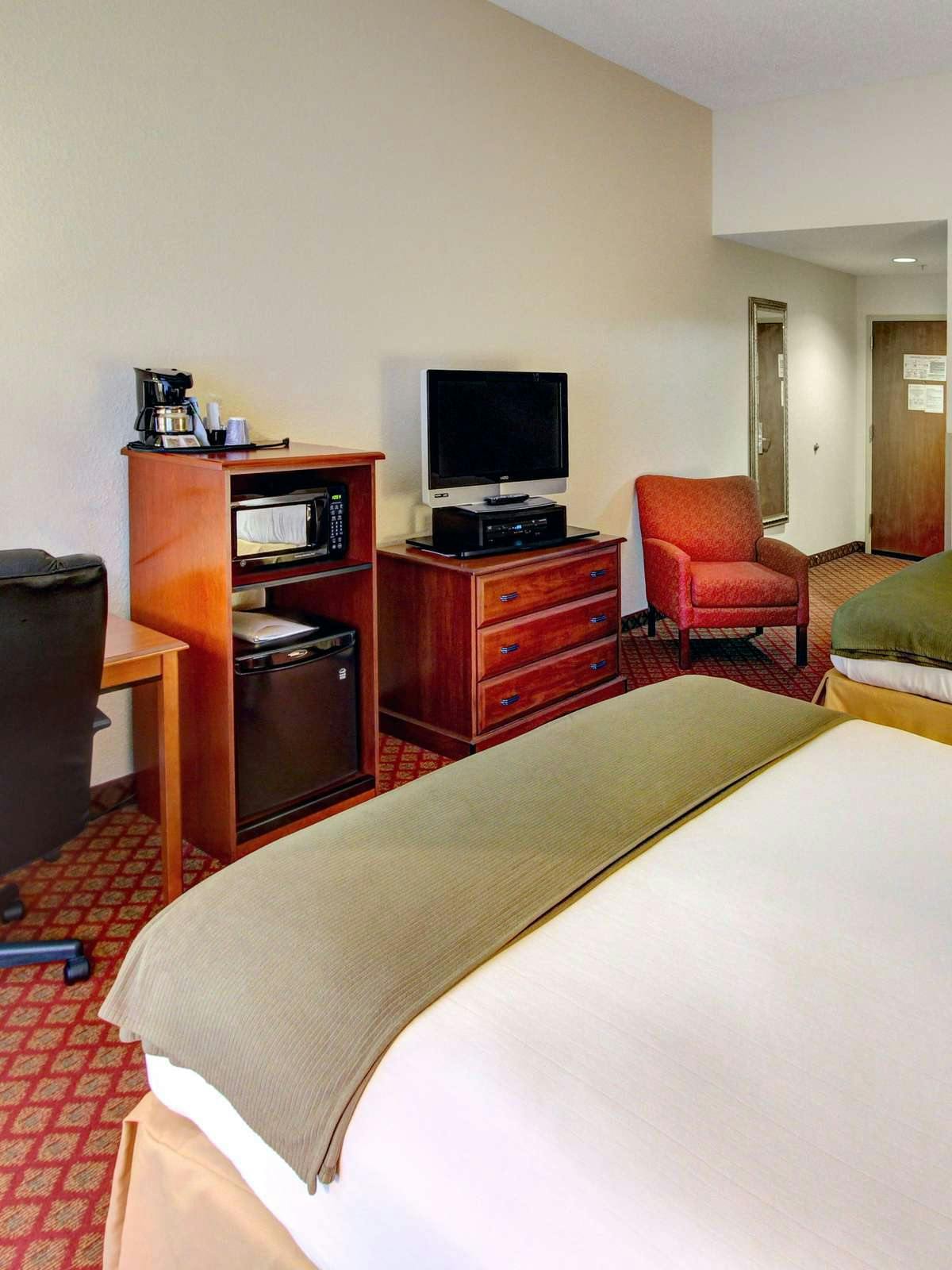 Hotel Holiday Inn Express Hotel & Suites Silver Springs photo 3