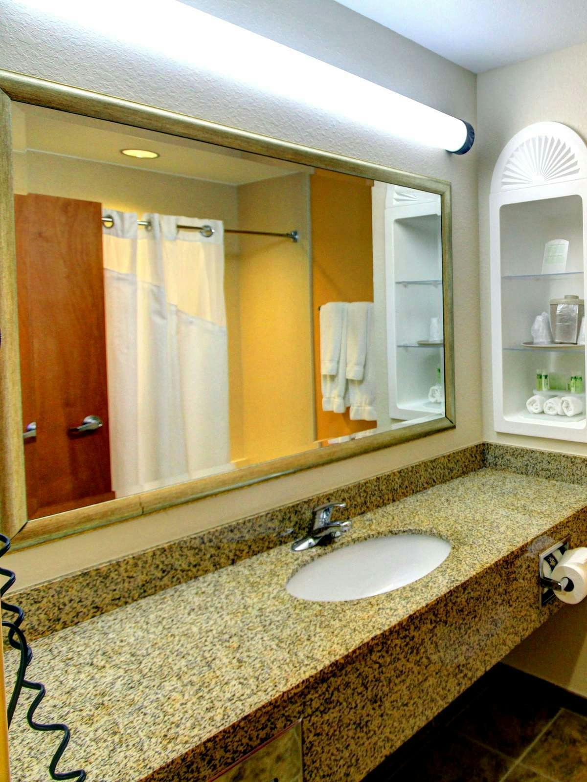 Hotel Holiday Inn Express Hotel & Suites Silver Springs photo 2