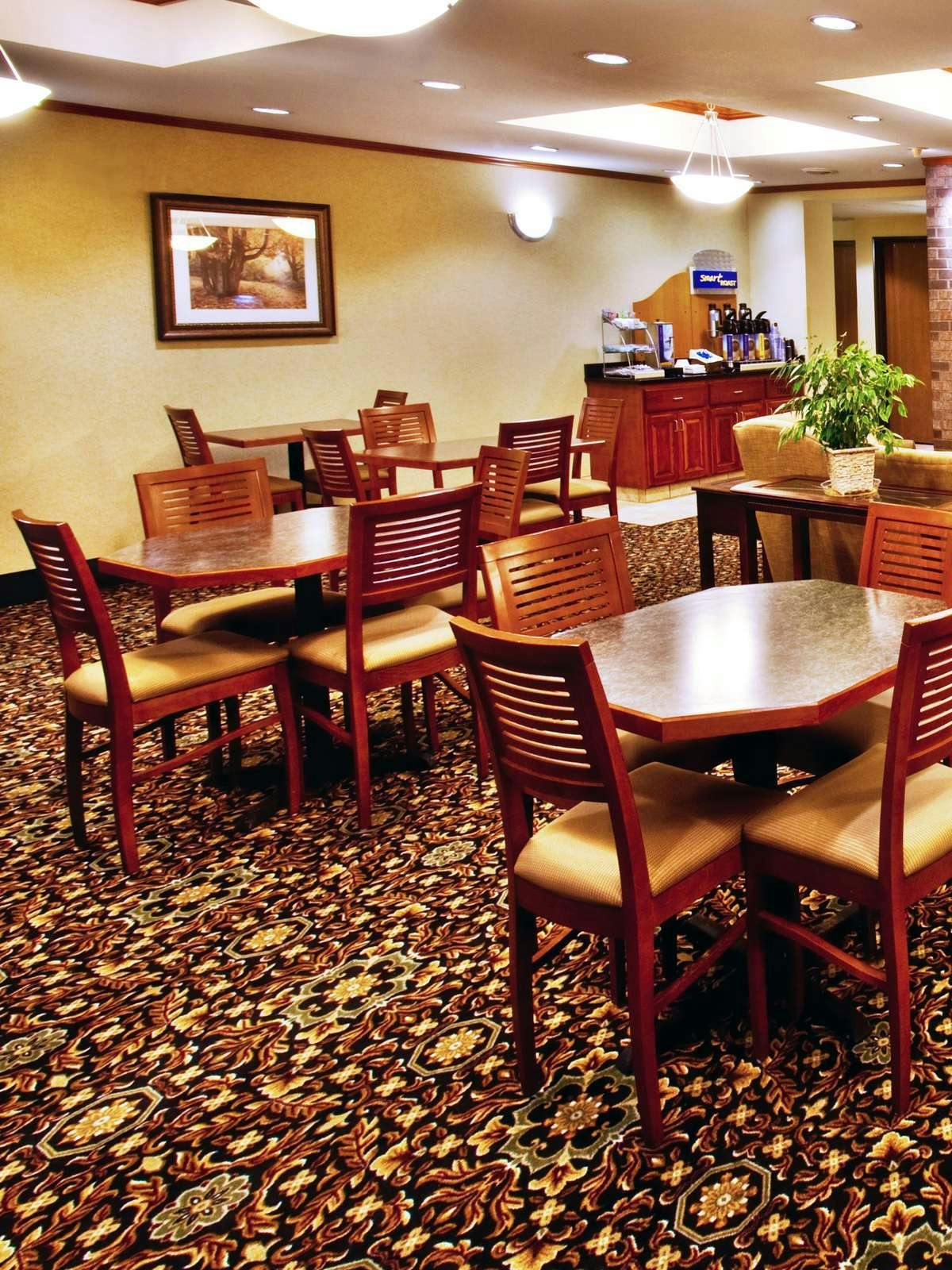 Hotel Holiday Inn Express Hotel & Suites Sheldon photo 5