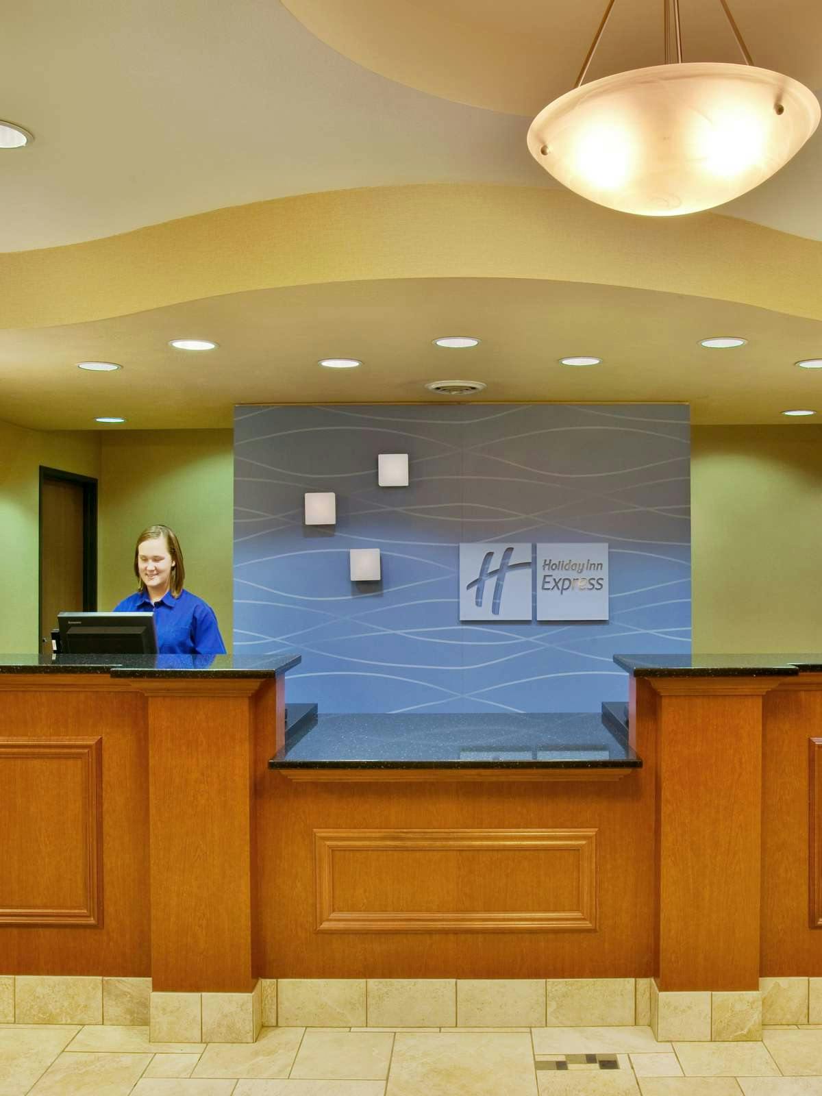 Hotel Holiday Inn Express Hotel & Suites Sheldon photo 4