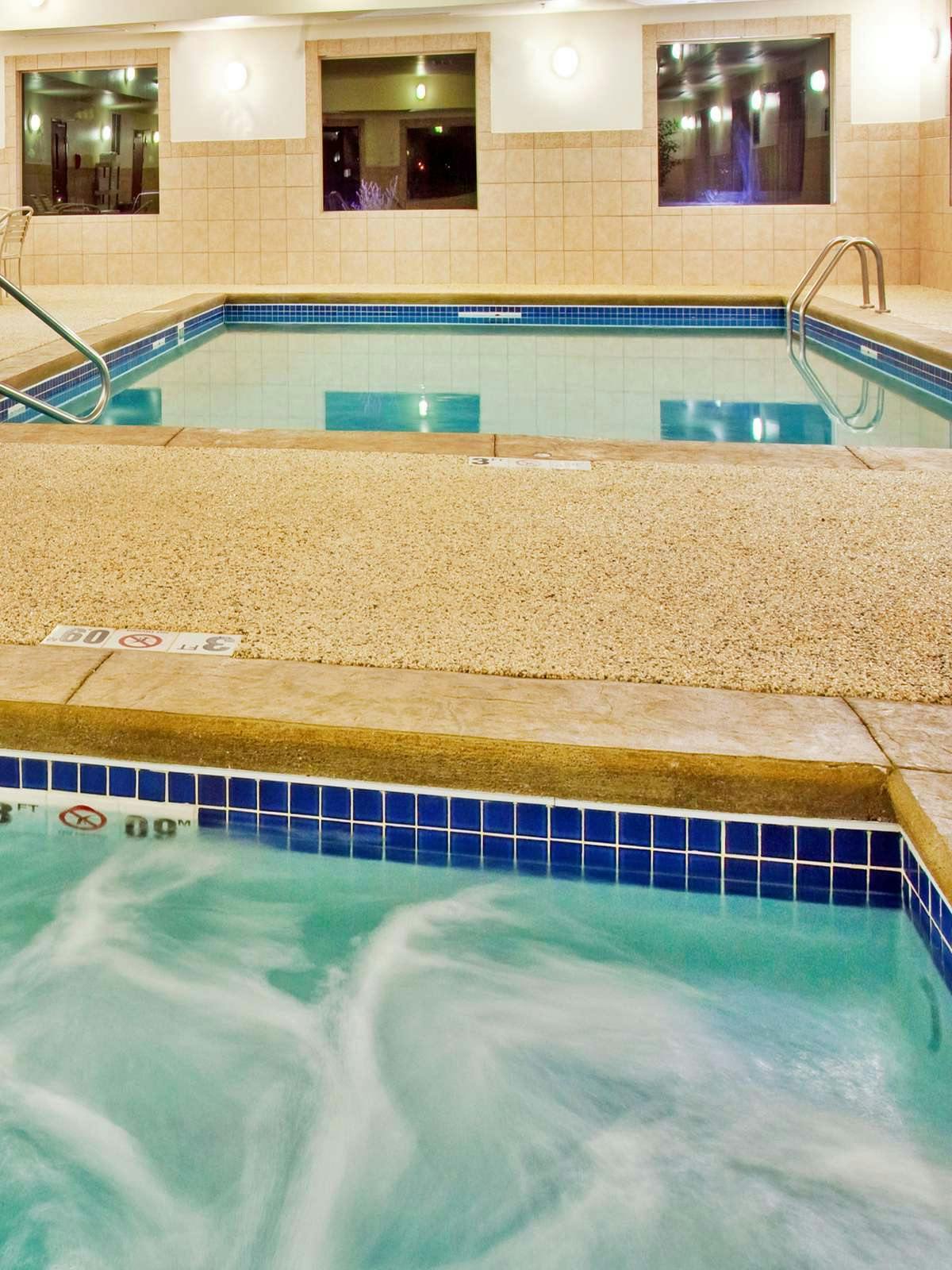 Hotel Holiday Inn Express Hotel & Suites Sioux Center photo 5