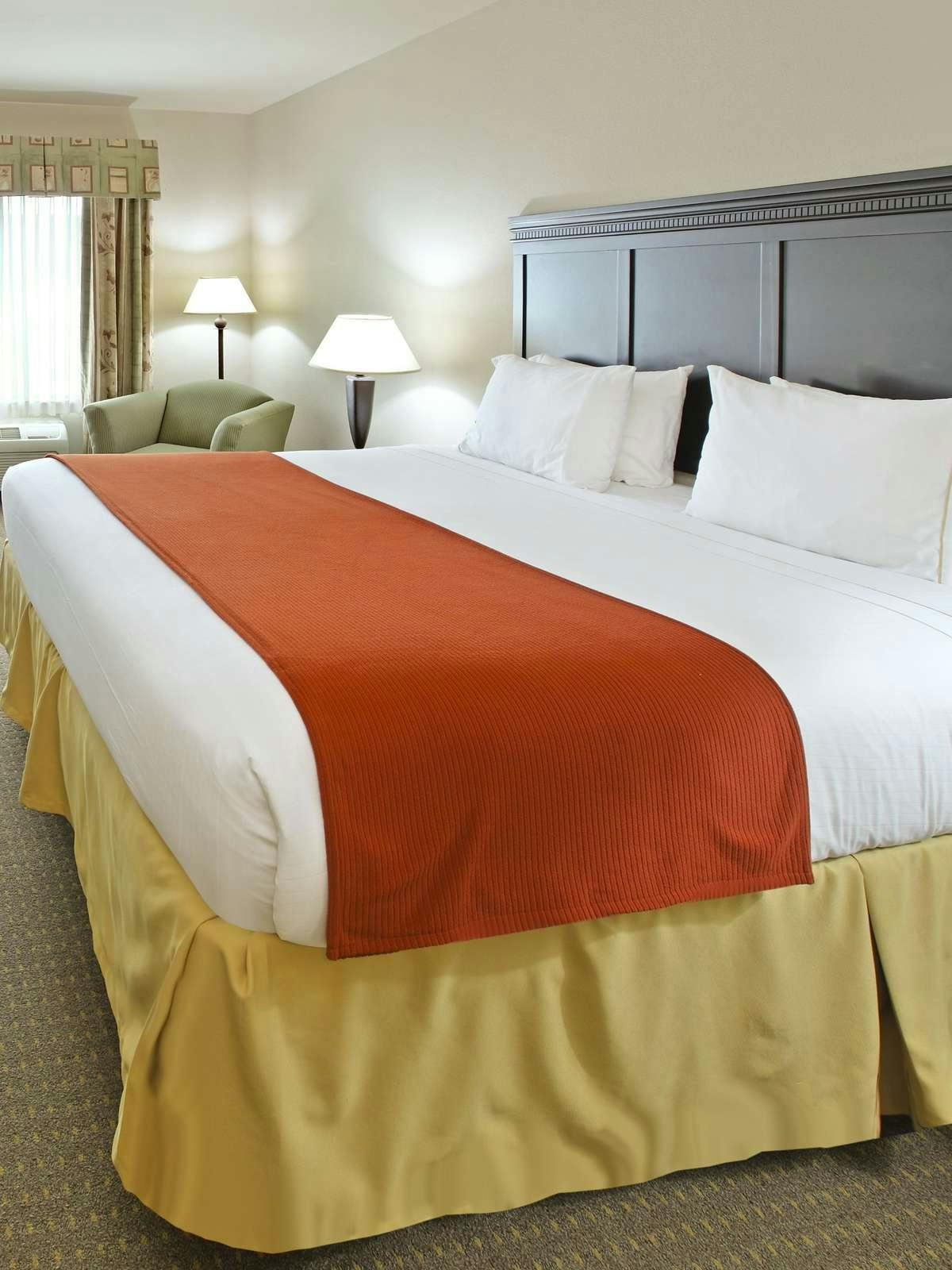 Hotel Holiday Inn Express Hotel & Suites Sherman photo 1