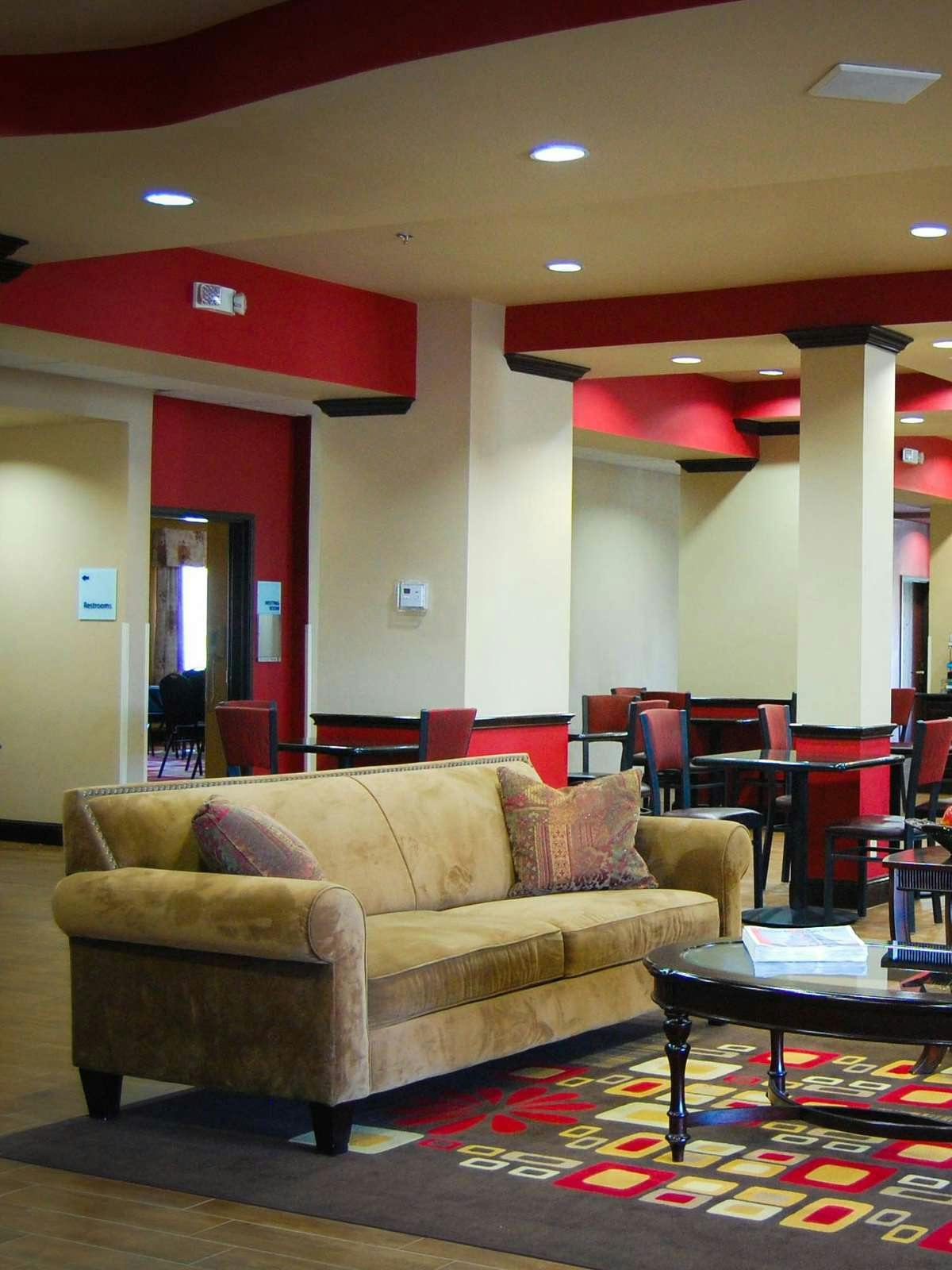 Hotel Holiday Inn Express Hotel & Suites Sherman photo 3