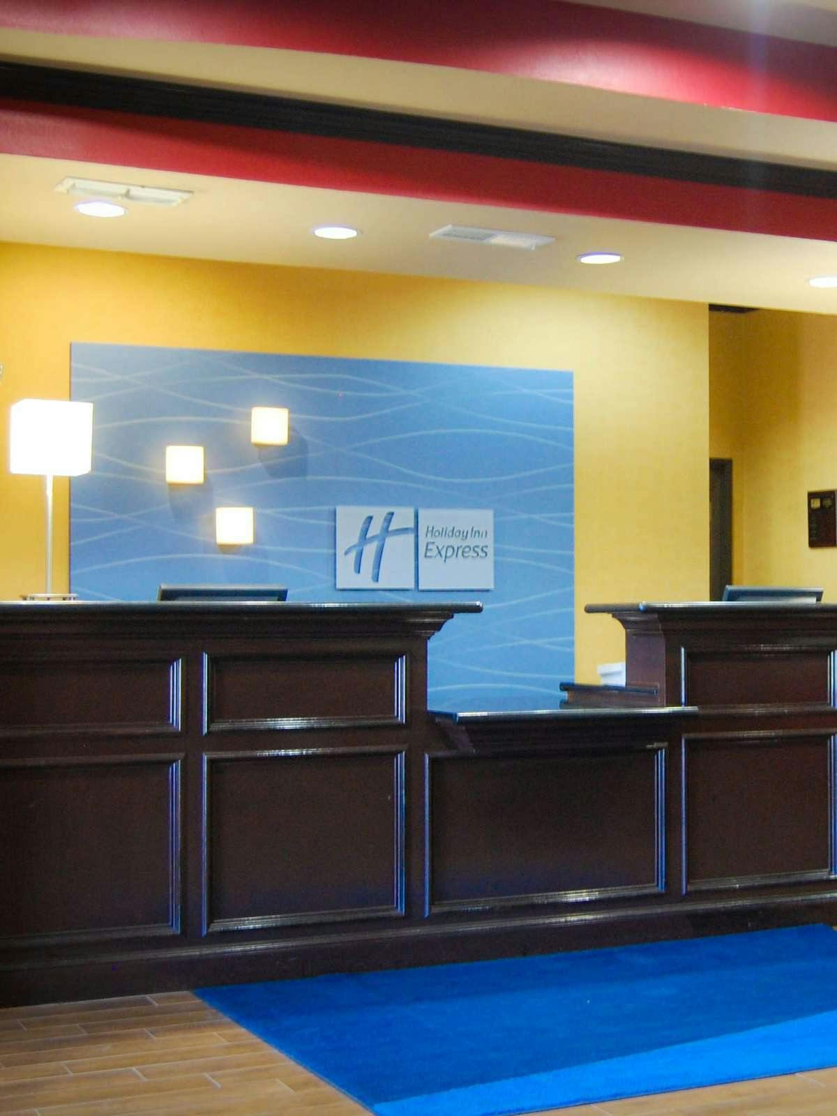 Hotel Holiday Inn Express Hotel & Suites Sherman photo 4