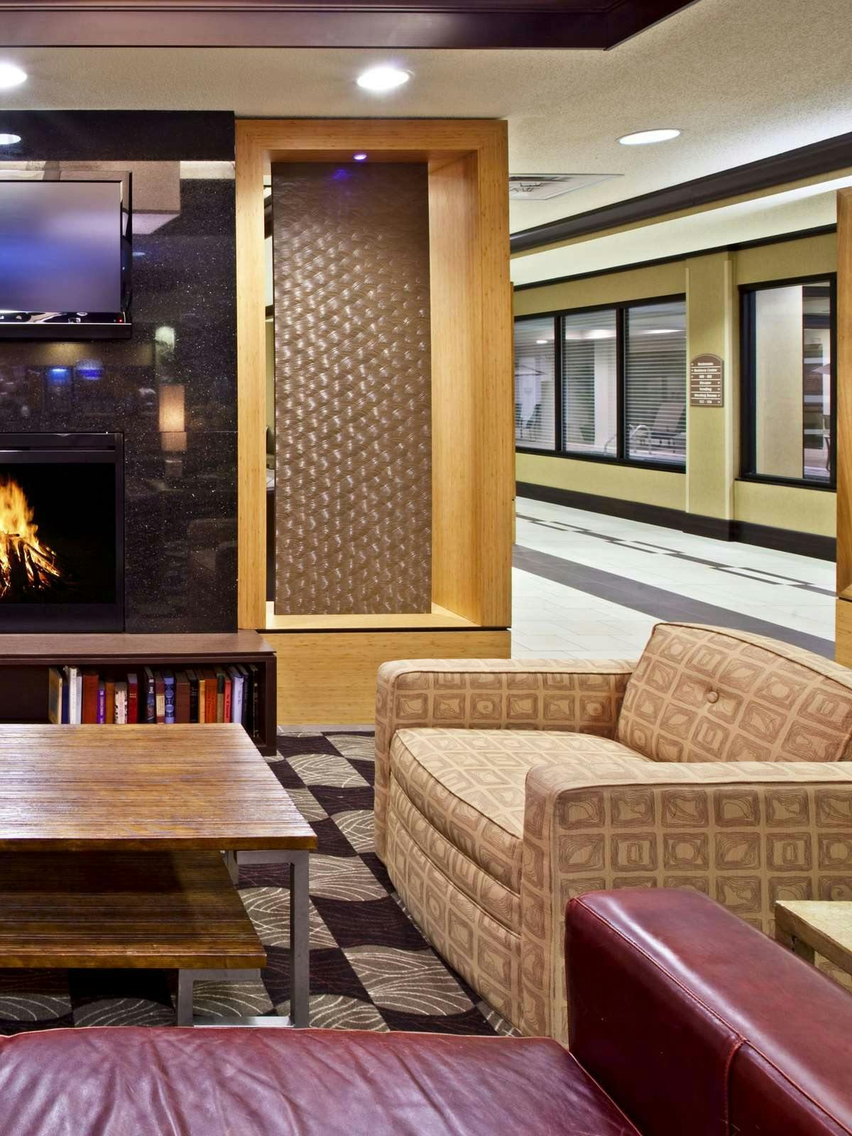 Hotel Holiday Inn Express Hotel & Suites Seymour photo 3