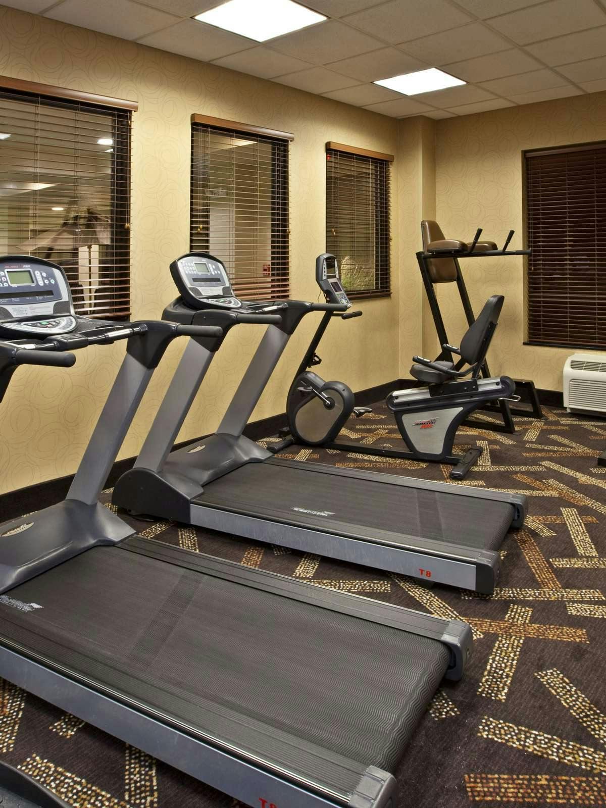 Hotel Holiday Inn Express Hotel & Suites Seymour photo 5