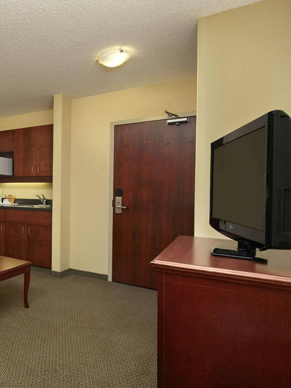 Hotel Holiday Inn Express Hotel & Suites Sherwood Park photo 3