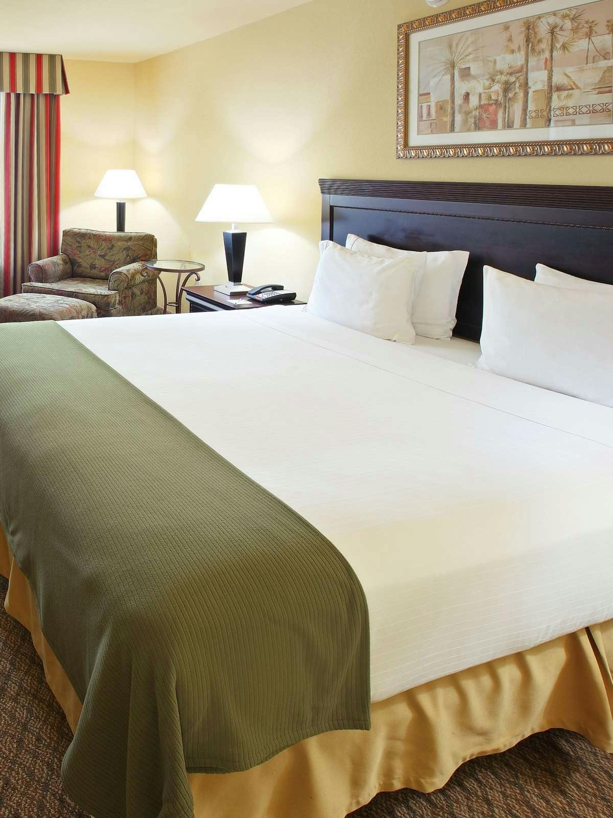 Hotel Holiday Inn Express Hotel & Suites Shreveport South Park Plaza photo 1