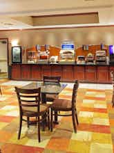 Hotel Holiday Inn Express Hotel & Suites Shreveport South Park Plaza photo 2