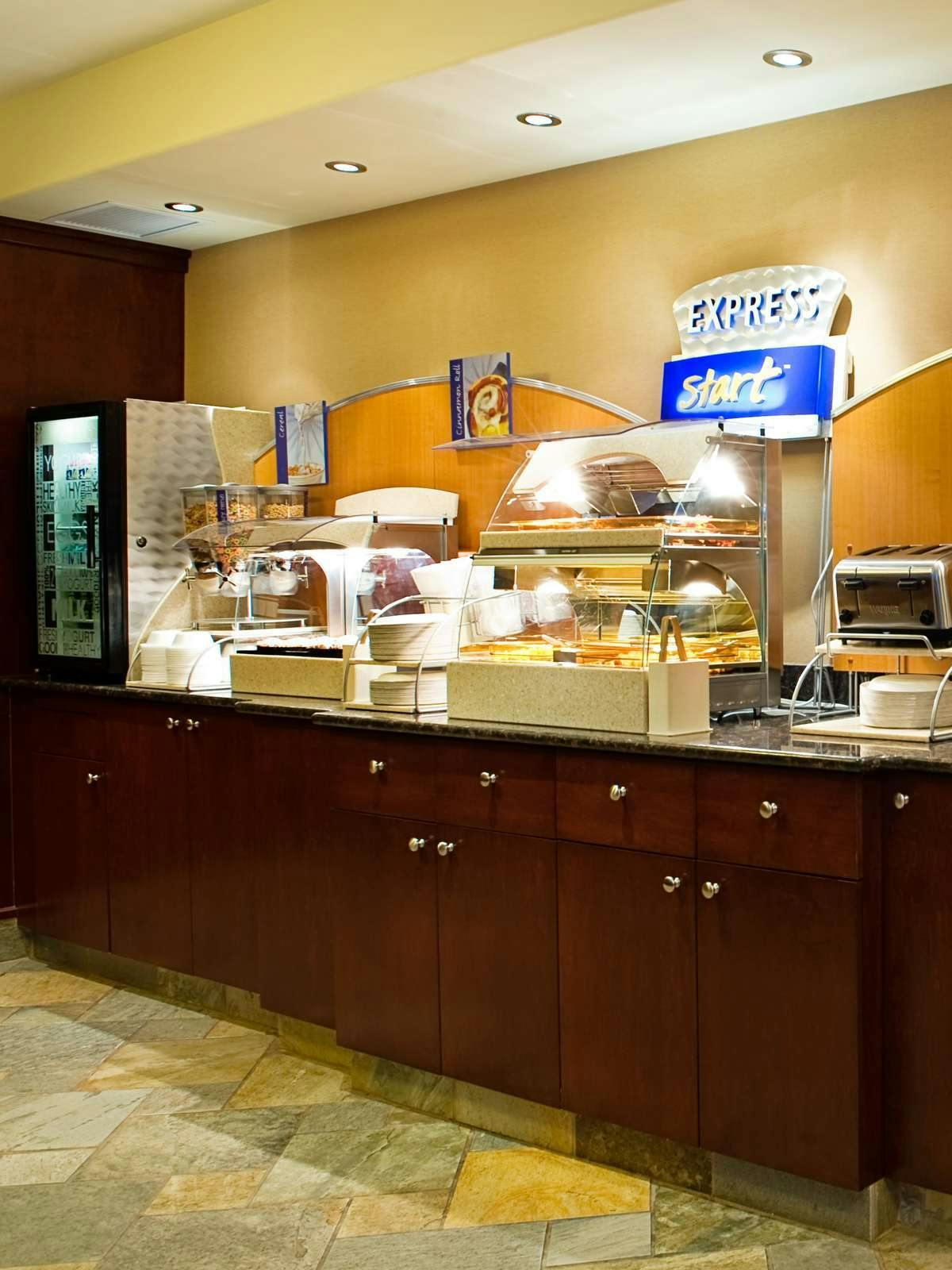 Hotel Holiday Inn Express Hotel & Suites Slave Lake photo 4