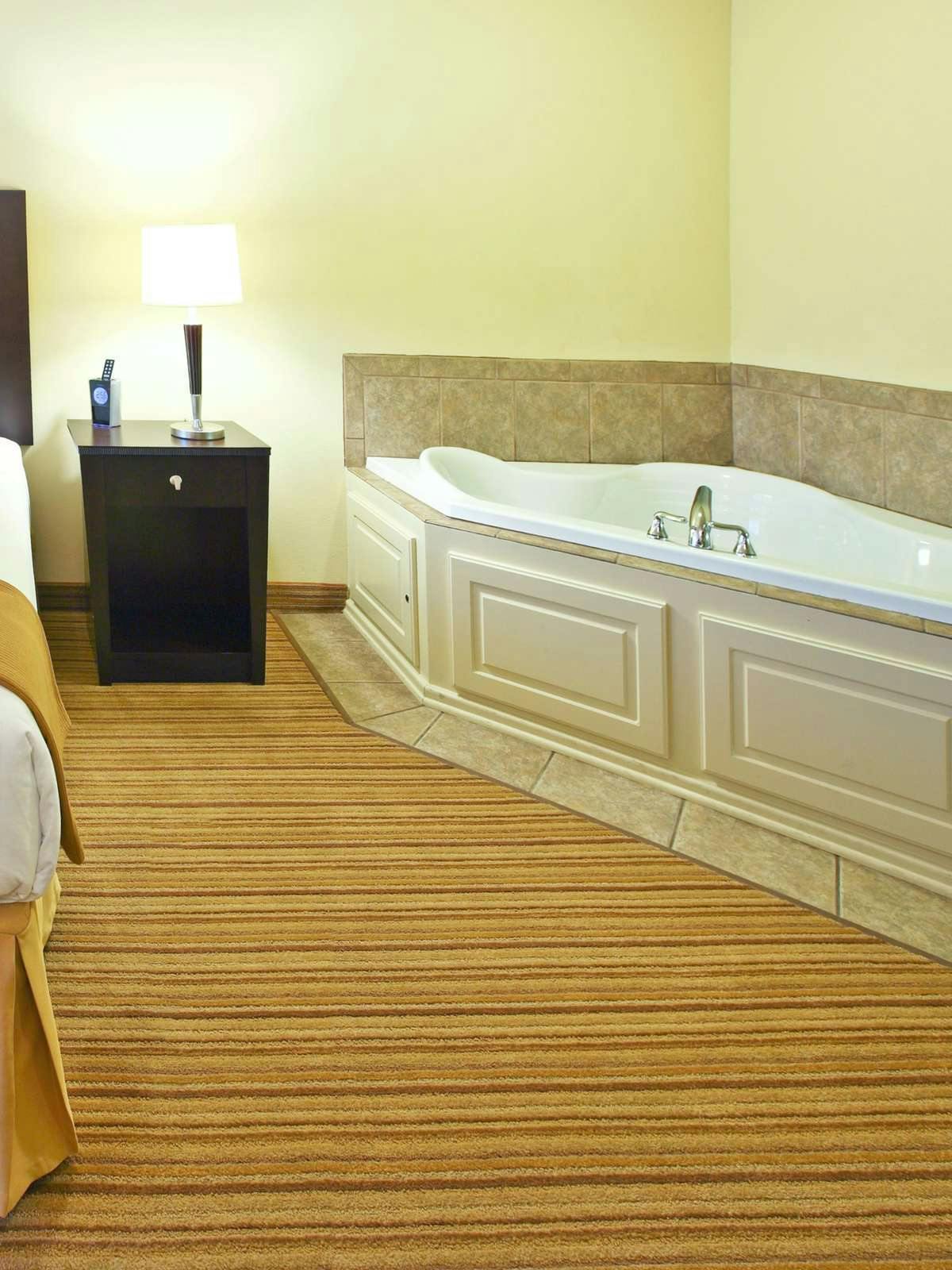 Hotel Holiday Inn Express Hotel & Suites Shreveport West photo 2