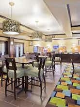 Hotel Holiday Inn Express Hotel & Suites Van Wert photo 4
