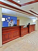 Hotel Holiday Inn Express Hotel & Suites Vancouver Mall photo 5