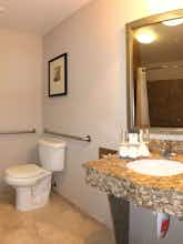 Hotel Holiday Inn Express Hotel & Suites Vancouver Mall photo 3