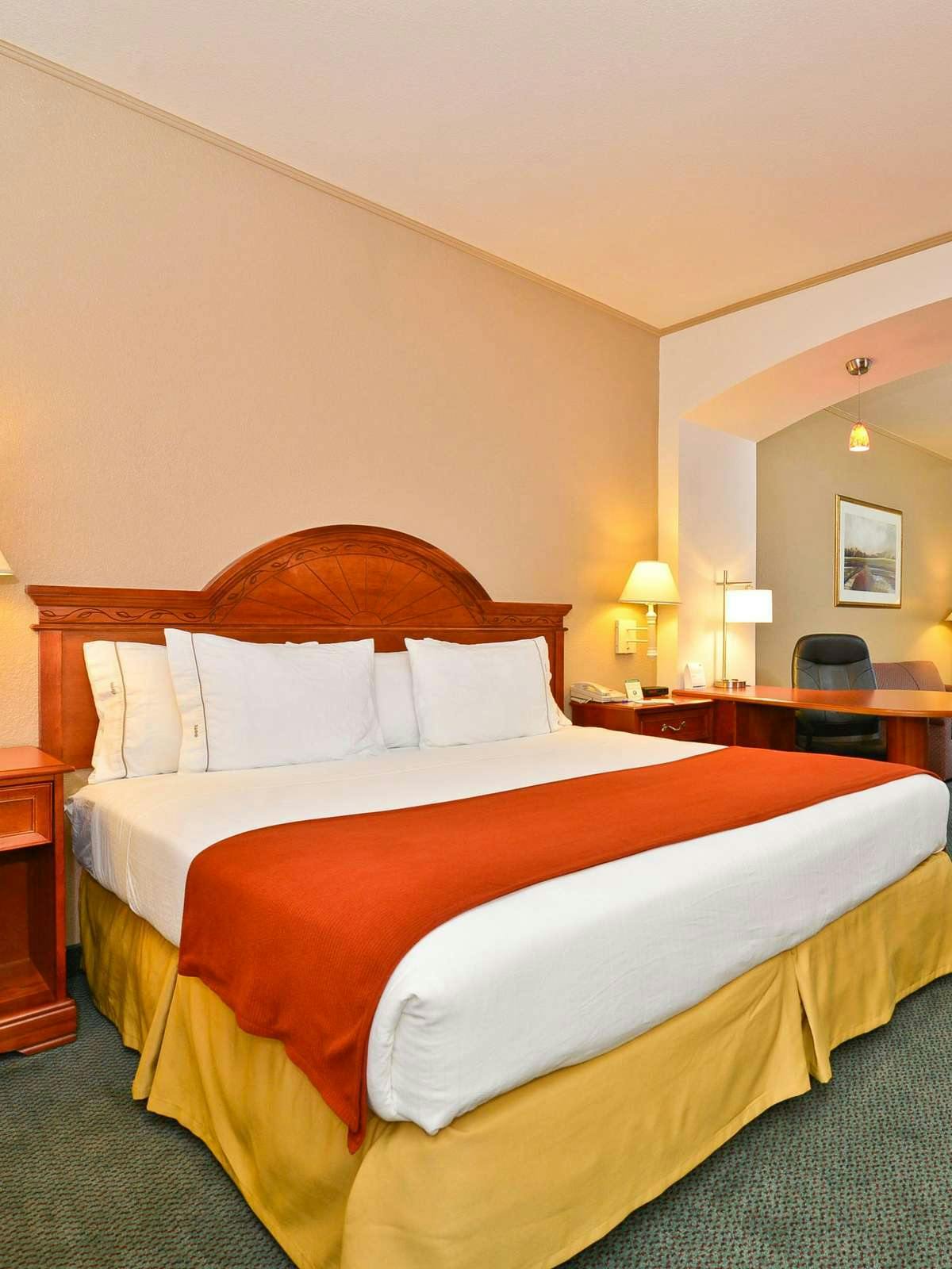 Hotel Holiday Inn Express Hotel & Suites South Lakewood photo 1