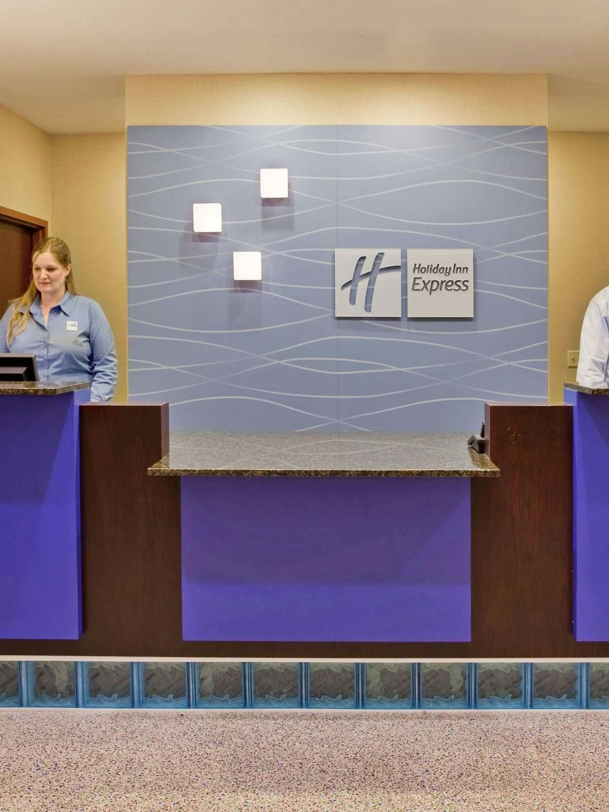 Hotel Holiday Inn Express Hotel & Suites St Charles photo 4