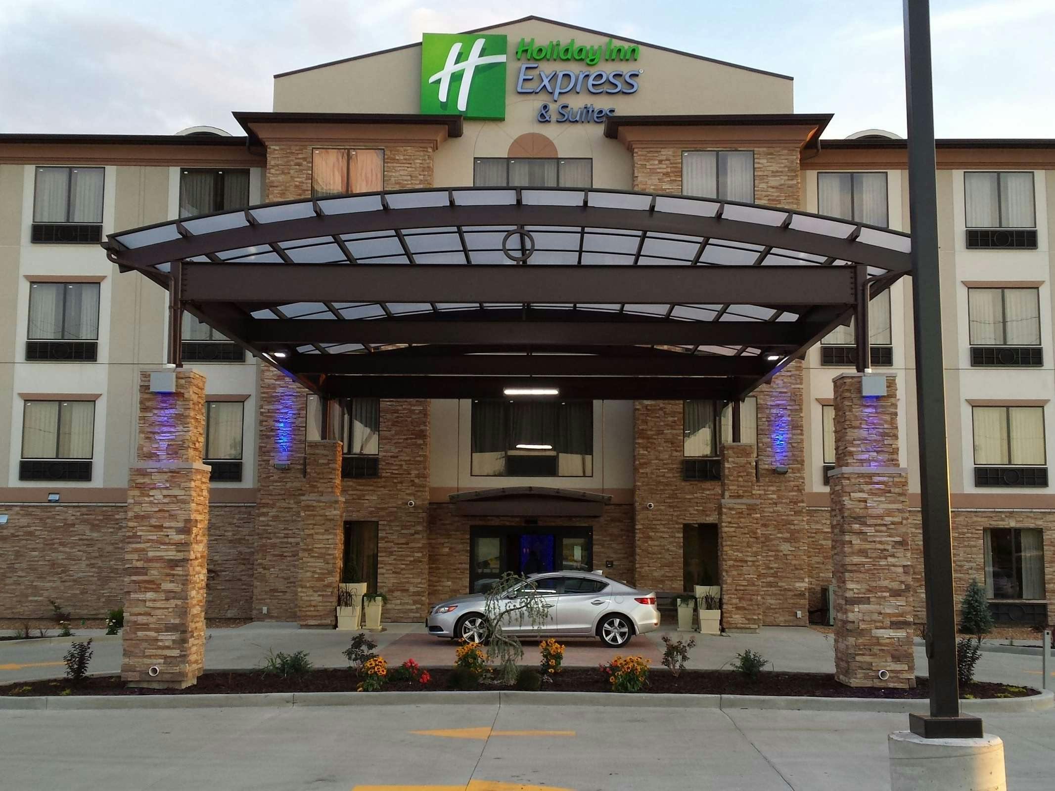 Holiday Inn Express Hotel & Suites St Louis Airport
