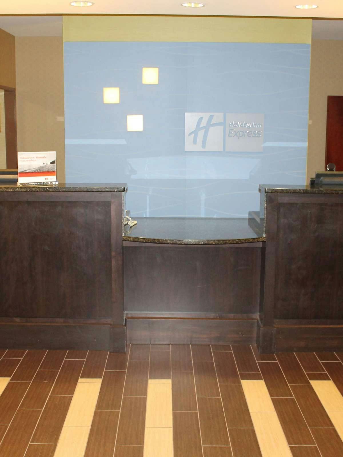 Hotel Holiday Inn Express Hotel & Suites Starkville photo 5