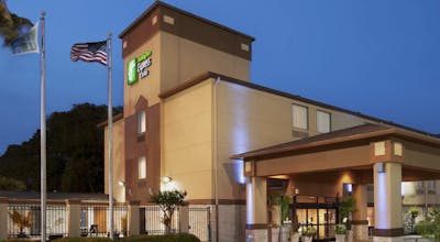 Holiday Inn Express Hotel & Suites Spring
