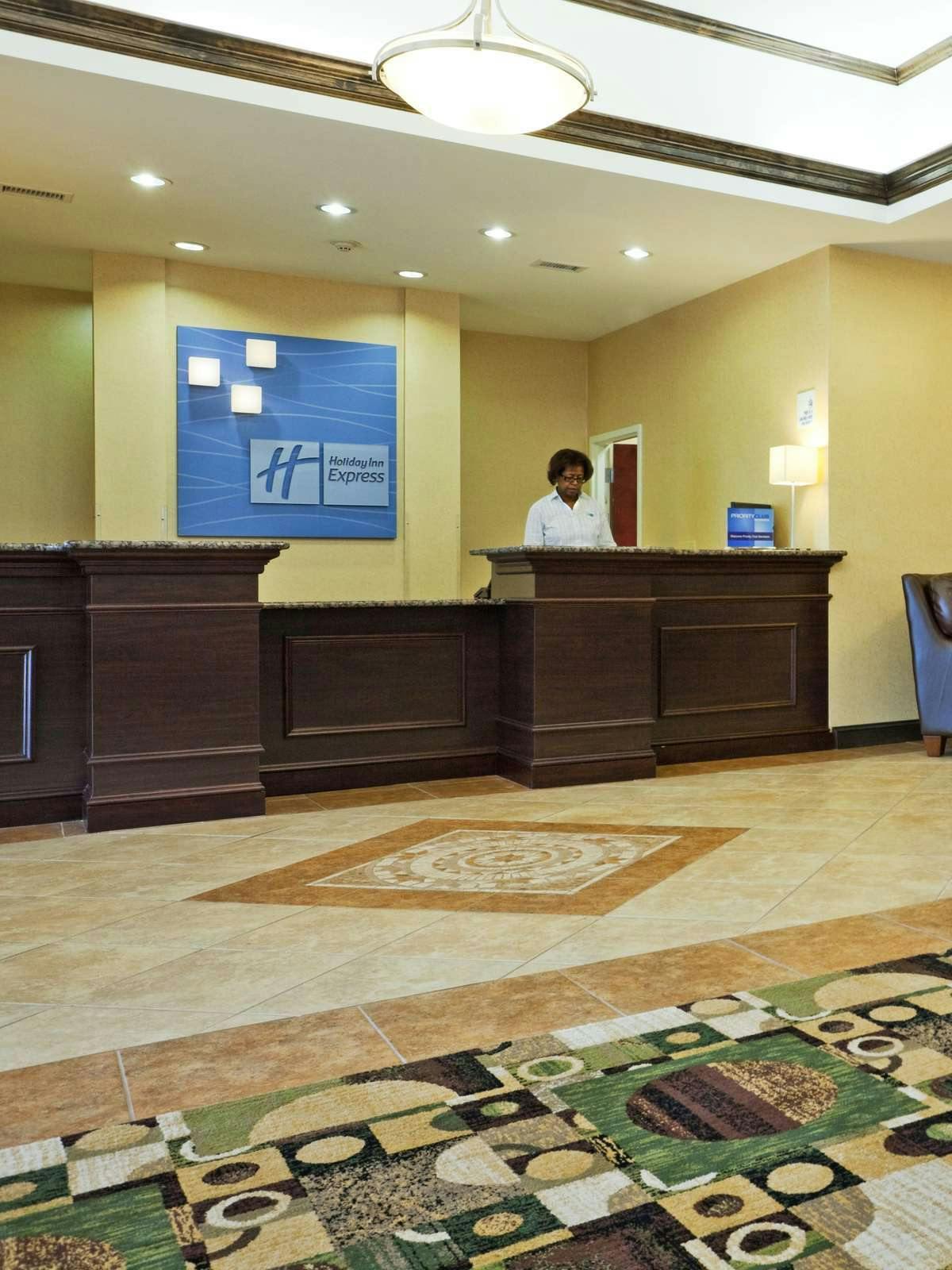 Hotel Holiday Inn Express Hotel & Suites Statesville photo 3
