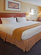 Hotel Holiday Inn Express Hotel & Suites St. Cloud photo 1