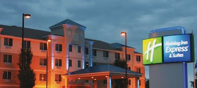 Holiday Inn Express Hotel & Suites St. Cloud
