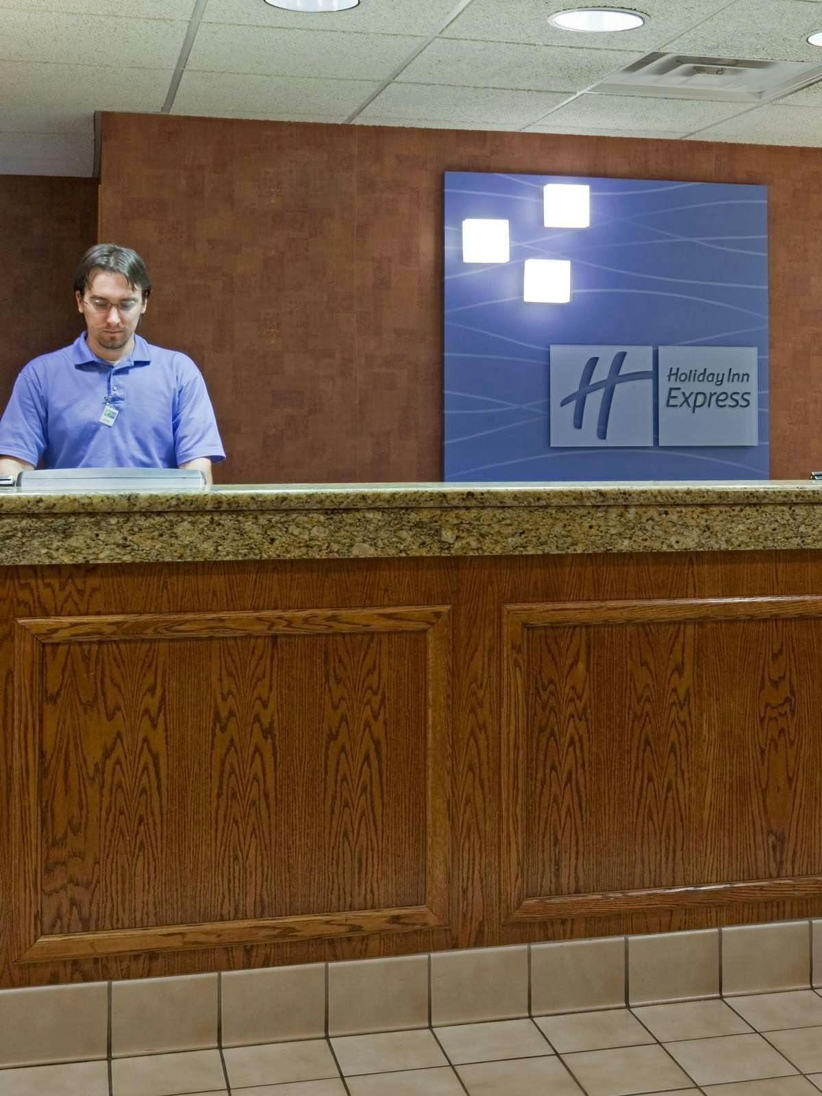 Hotel Holiday Inn Express Hotel & Suites St. Cloud photo 4