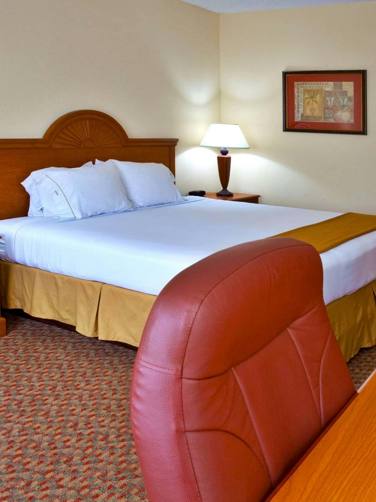 Hotel Holiday Inn Express Hotel & Suites Spring Hill photo 1