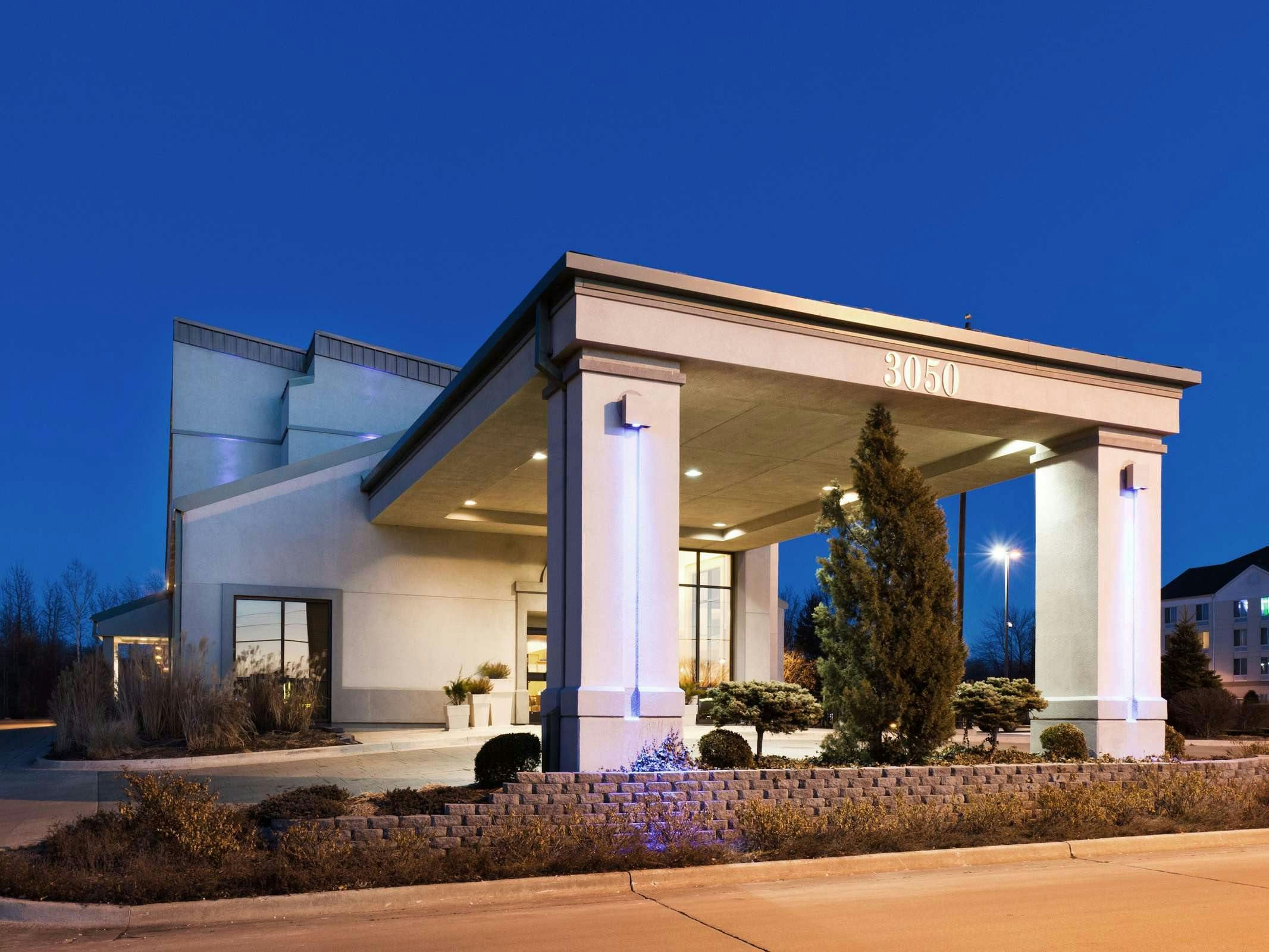 Holiday Inn Express Hotel & Suites Springfield