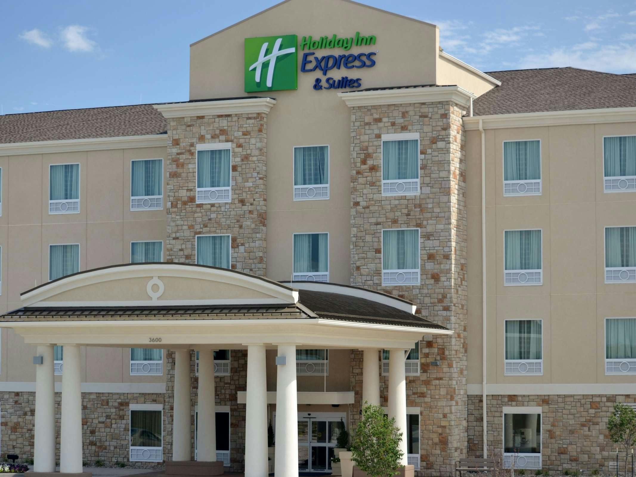 Holiday Inn Express Hotel & Suites St. Joseph