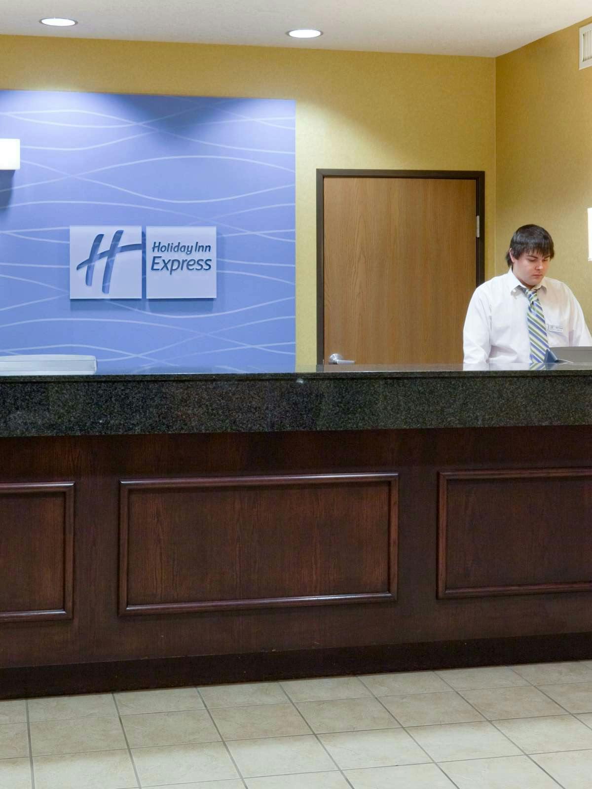 Hotel Holiday Inn Express Hotel & Suites Stevens Point photo 3