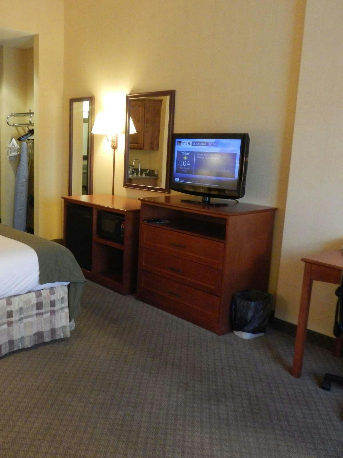 Hotel Holiday Inn Express Hotel & Suites St. George North Zion photo 2