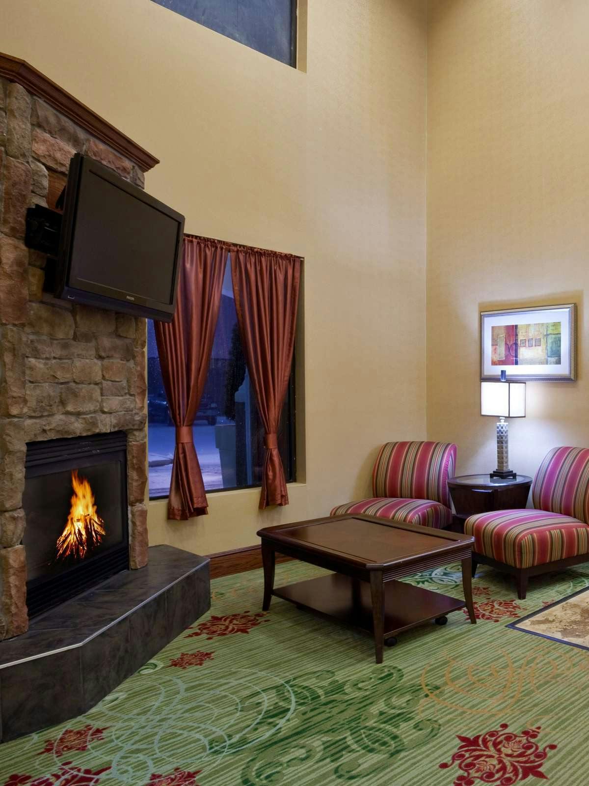 Hotel Holiday Inn Express Hotel & Suites Streetsboro photo 3