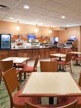 Hotel Holiday Inn Express Hotel & Suites Streetsboro photo 5