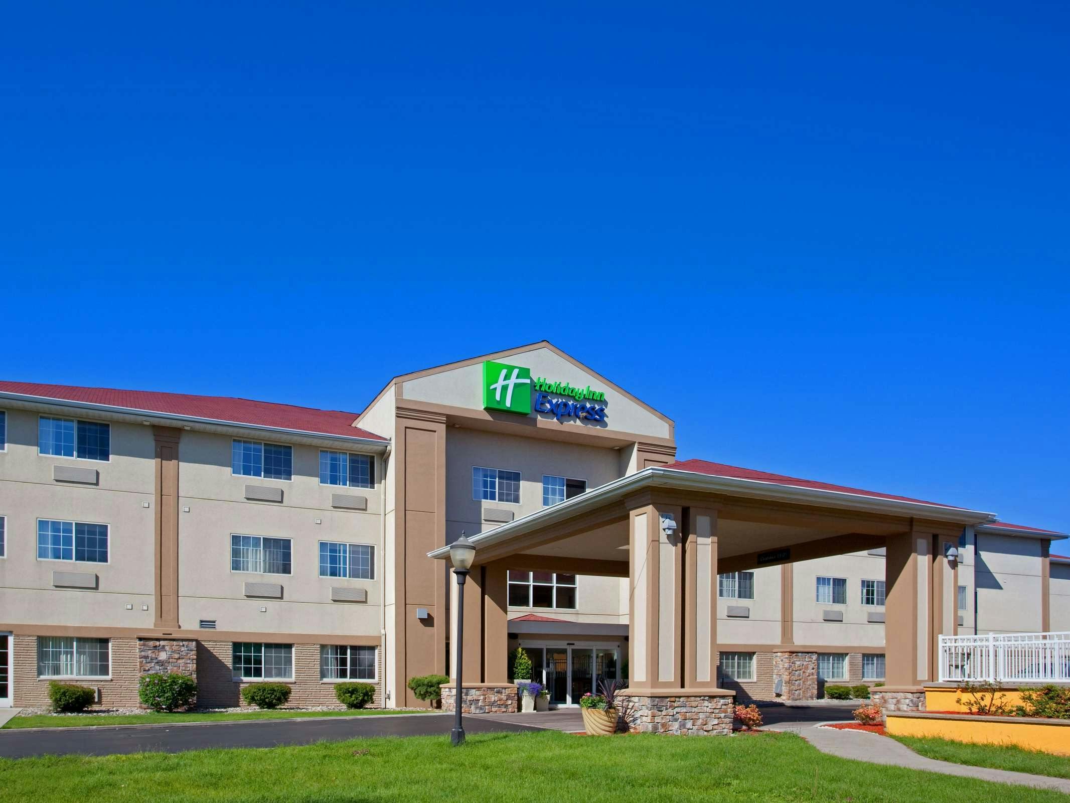 Holiday Inn Express Hotel & Suites St. Joseph