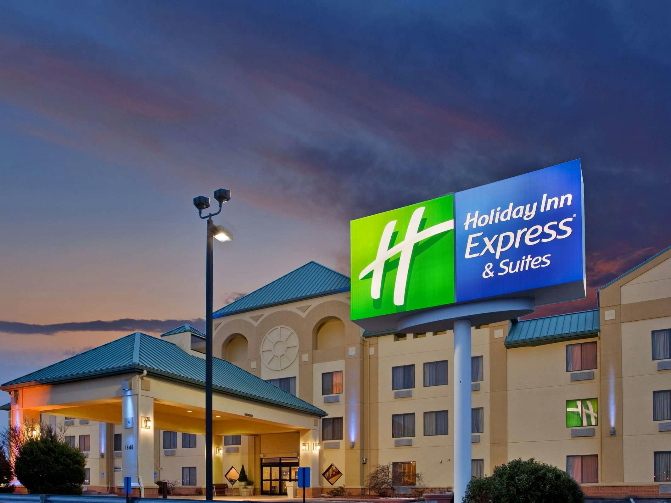 Holiday Inn Express Hotel & Suites St. Louis West Fenton