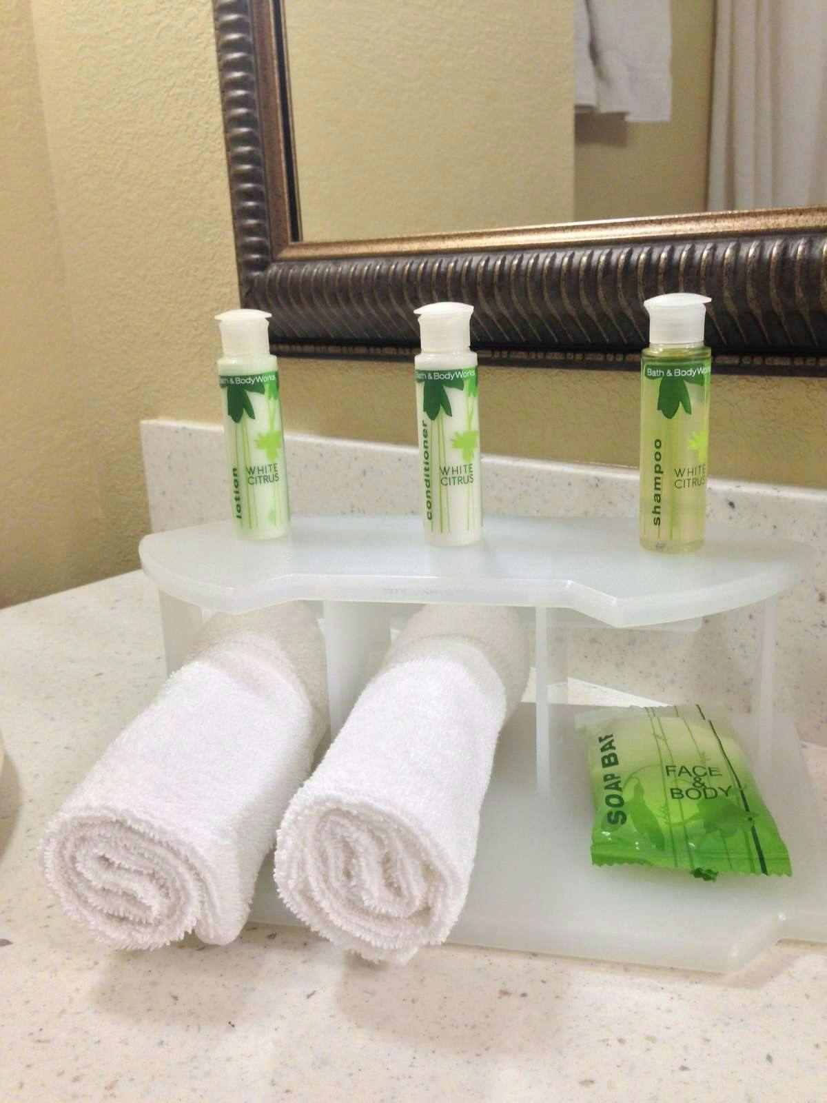 Hotel Holiday Inn Express Hotel & Suites Surprise photo 2