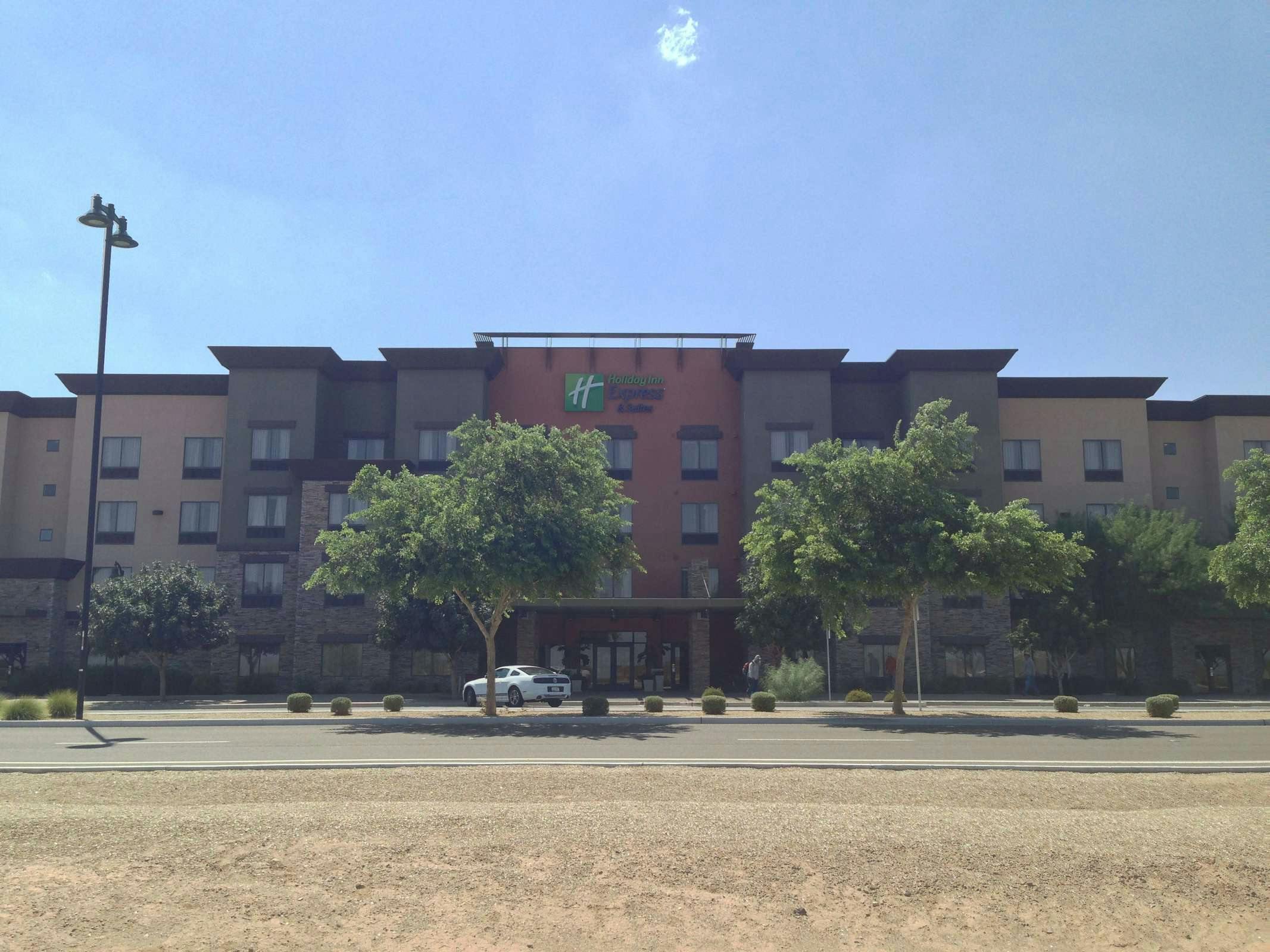 Holiday Inn Express Hotel & Suites Surprise