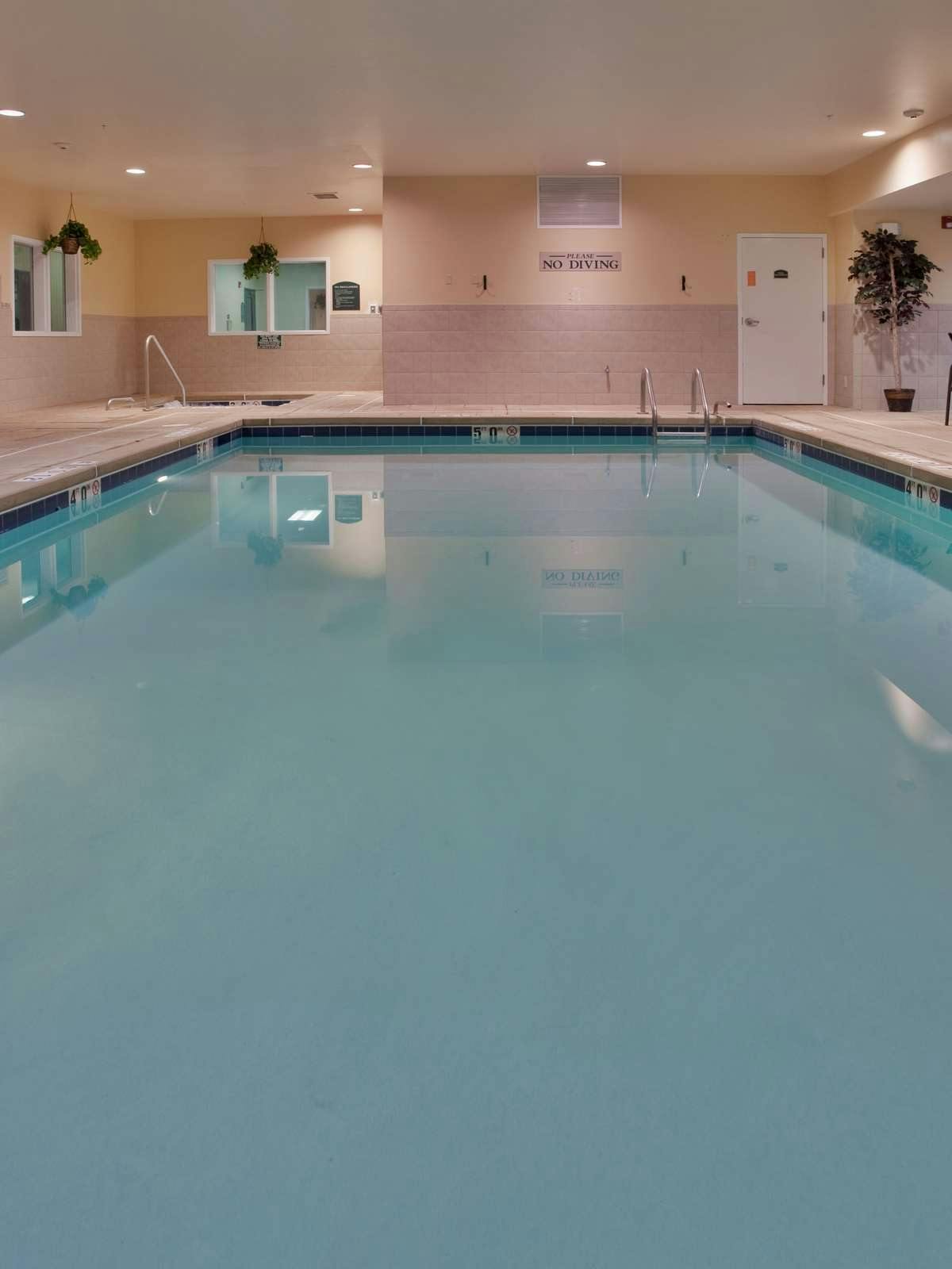 Hotel Holiday Inn Express Hotel & Suites St. Louis West O'Fallon photo 4