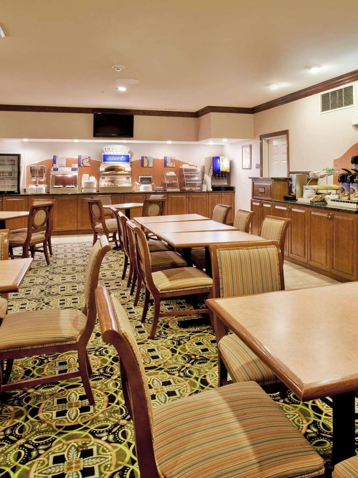 Hotel Holiday Inn Express Hotel & Suites St. Louis West O'Fallon photo 3