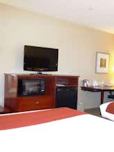 Hotel Holiday Inn Express Hotel & Suites Surrey photo 3