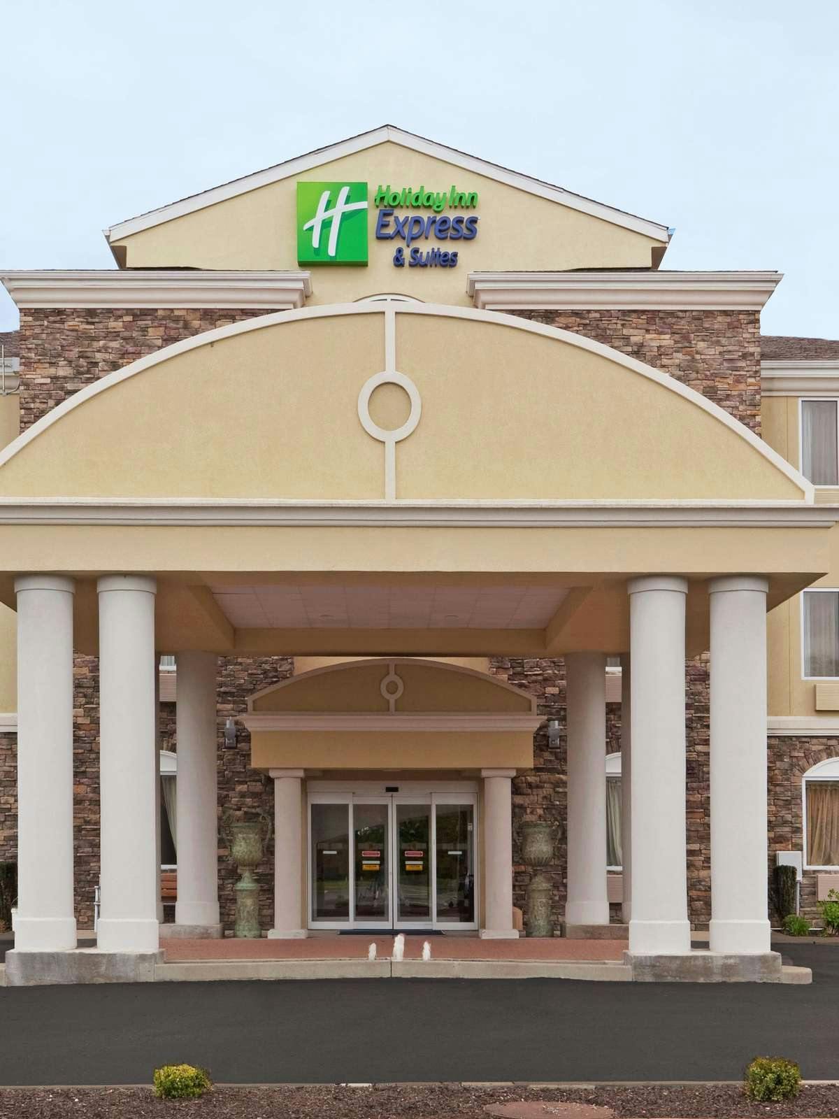 Holiday Inn Express Hotel & Suites Swansea