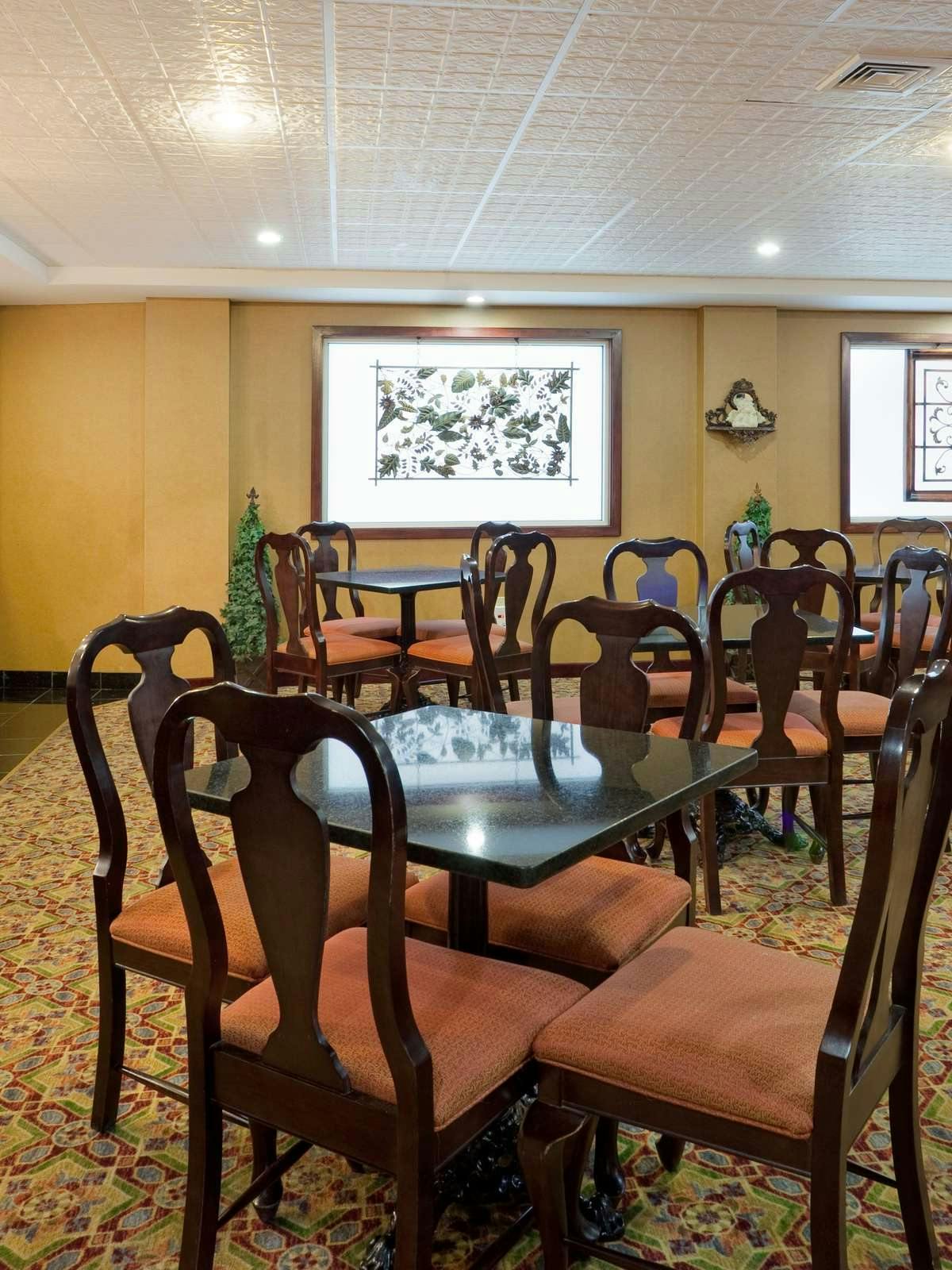 Hotel Holiday Inn Express Hotel & Suites Swansea photo 4