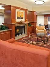 Hotel Holiday Inn Express Hotel & Suites Sumner photo 3