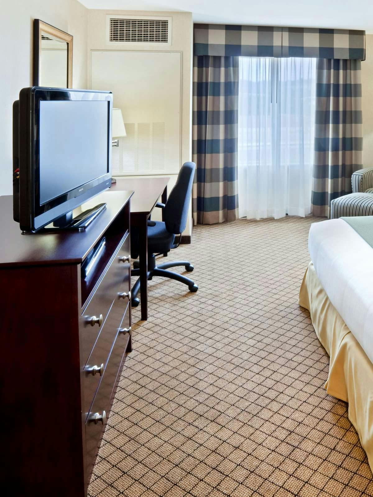 Hotel Holiday Inn Express Hotel & Suites Sumner photo 2