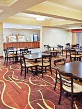 Hotel Holiday Inn Express Hotel & Suites Sumner photo 5